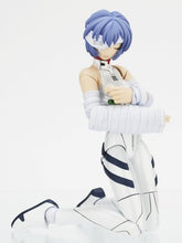 Load image into Gallery viewer, Revoltech Fraulein : 008 Evangelion Rei Ayanami Bandaged Ver.