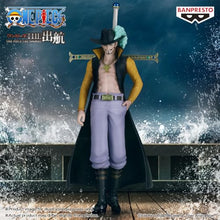 Load image into Gallery viewer, Banpresto - One Piece - Dracule Mihawk, Bandai Spirits The Shukko Figure