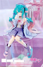 Load image into Gallery viewer, JP Products Hatsune Miku Figures (Sailor Uniform Purple Color Noodle Stopper)