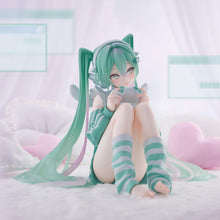 Load image into Gallery viewer, Banpresto - Hatsune Miku - Hatsune Miku Holiday Memories - Game Collectible Figure